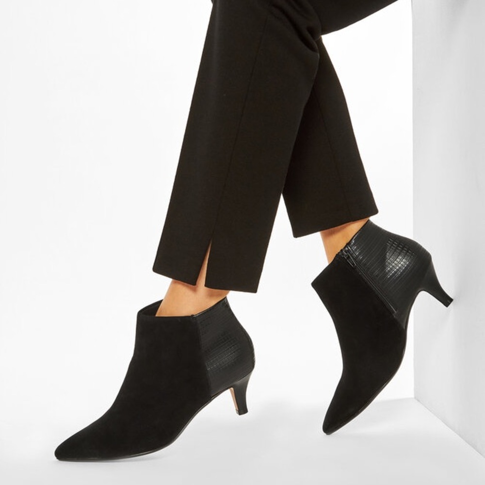 NEW!! Women’s Clarks Linvale Sea Elegant Black Combination Ankle Boots Size 10.5